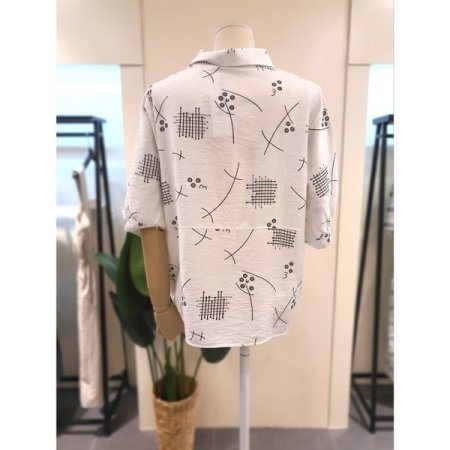 메타 카라 5부 블라우스 아이보리