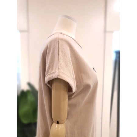 포즈 캡소매 민소매 티셔츠 아이보리