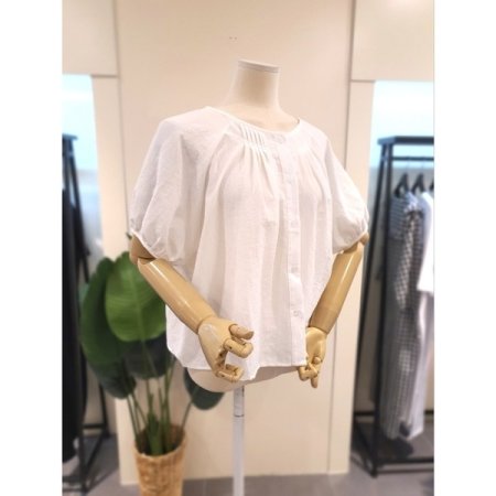 핀턱 셔링 반팔 블라우스 화이트