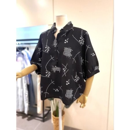 메타 카라 5부 블라우스 블랙