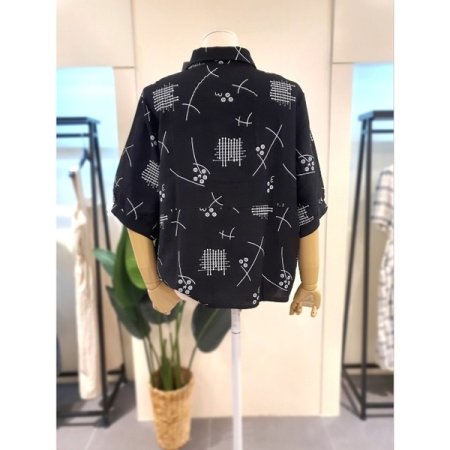 메타 카라 5부 블라우스 블랙