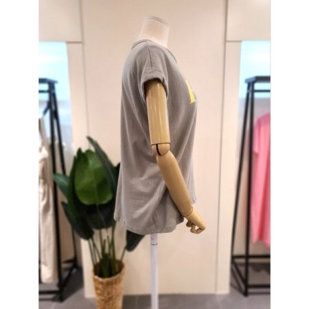 프레이즈 캡소매 티셔츠 카키