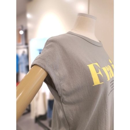 프레이즈 캡소매 티셔츠 카키