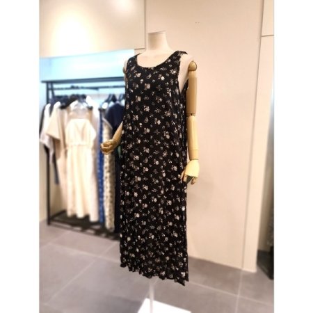 주름 플라워 민소매 원피스 블랙