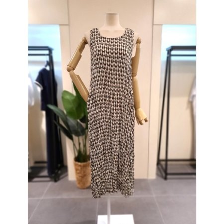 주름 패턴 민소매 포켓 원피스 브라운