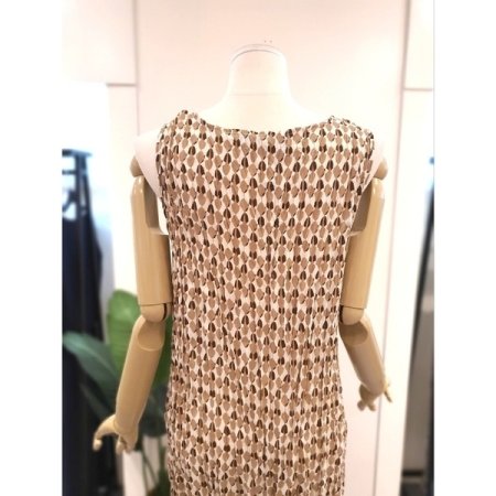 주름 패턴 민소매 포켓 원피스 브라운