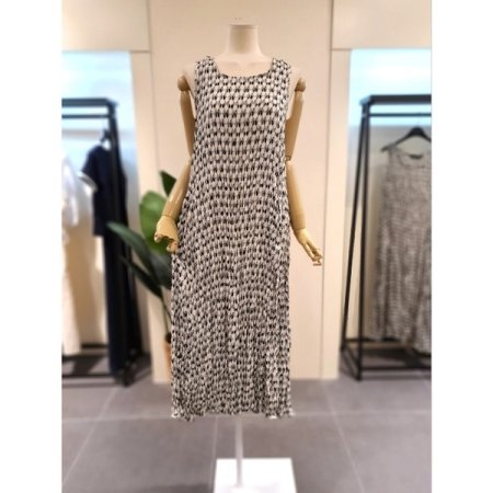 주름 민소매 프린팅 원피스 블랙