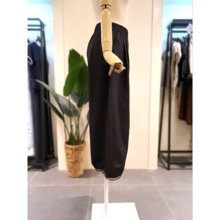 밑단 펀칭 쿨 와이드 팬츠 블랙