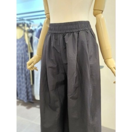 밑단 펀칭 쿨 와이드 팬츠 블랙