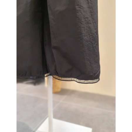 밑단 펀칭 쿨 와이드 팬츠 블랙