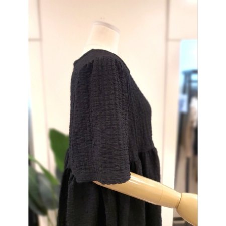 팝콘 셔링 반팔 블라우스 블랙