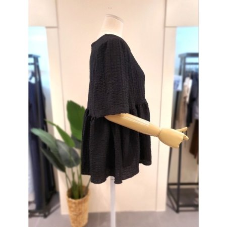 팝콘 셔링 반팔 블라우스 블랙