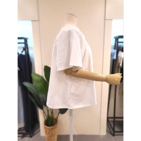 바스락 스퀘어넥 블라우스 아이보리