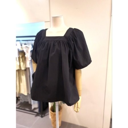 바스락 스퀘어넥 블라우스 블랙