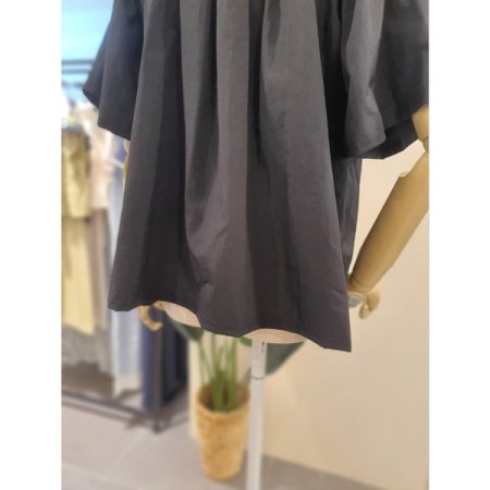 바스락 스퀘어넥 블라우스 블랙