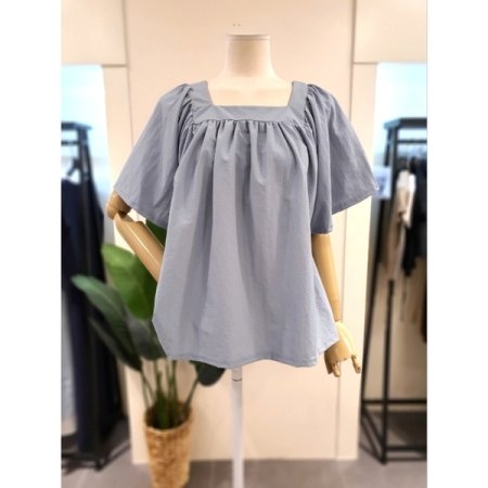 바스락 스퀘어넥 블라우스 블랙