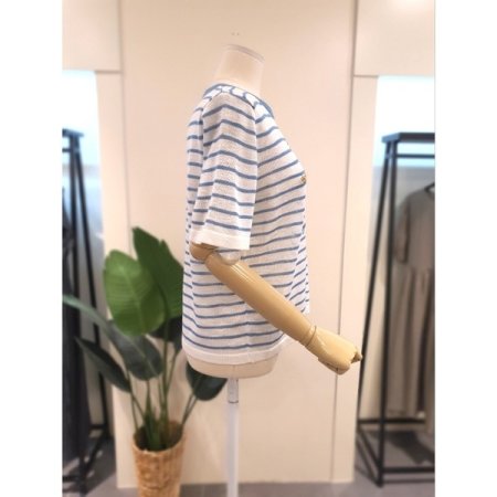 스트라이프 자수 반팔 니트 블루