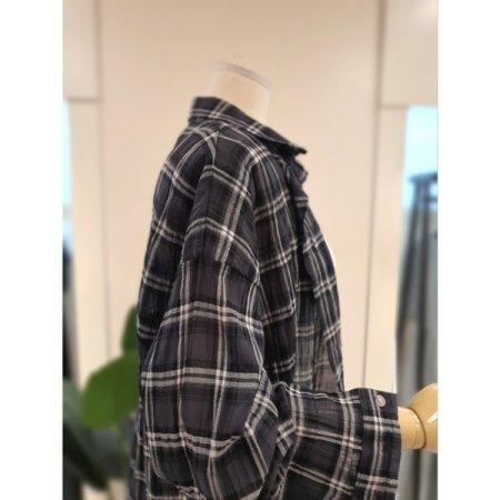 모니 긴팔 체크 셔츠 블랙