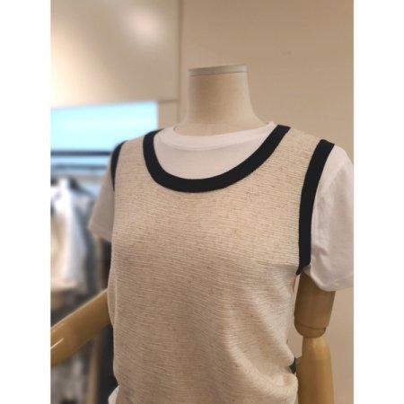 U넥 배색 엠보 조끼 배아자