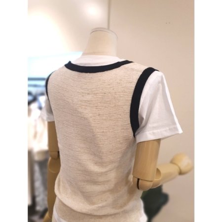 U넥 배색 엠보 조끼 배아자