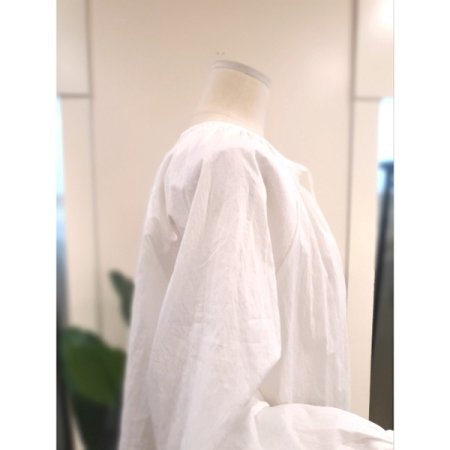 라운드 스트랩 긴팔 블라우스 화이트