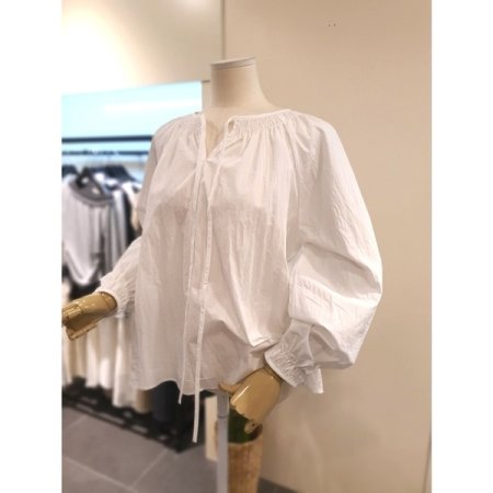 라운드 스트랩 긴팔 블라우스 화이트