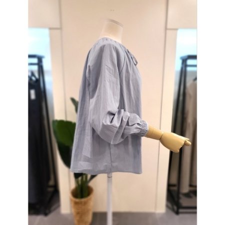 라운드넥 셔링 긴팔 블라우스 블루