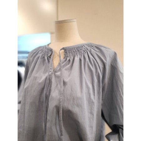 라운드넥 셔링 긴팔 블라우스 블루