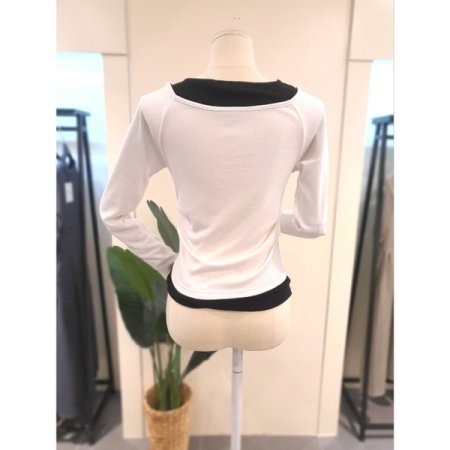 레이어드 이중 배색 티셔츠 아이보리