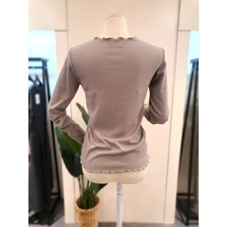 물결 골지 긴팔 티셔츠 베이지