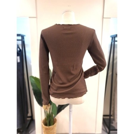 슬림핏 골지 물결 긴팔티 브라운