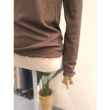 슬림핏 골지 물결 긴팔티 브라운