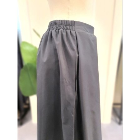 핀턱 뒷밴딩 스커트 다크그레이