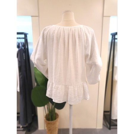 밑단 셔링 긴팔 블라우스 아이보리