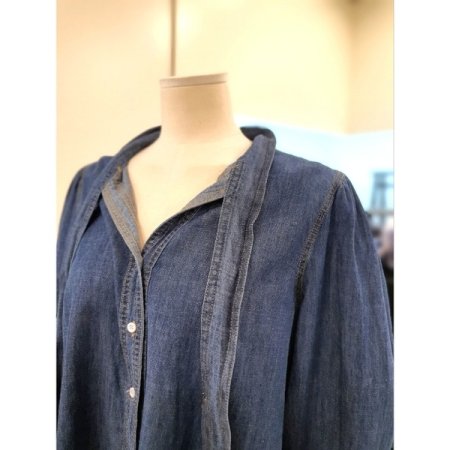 리본 노카라 데님 블라우스 다크블루