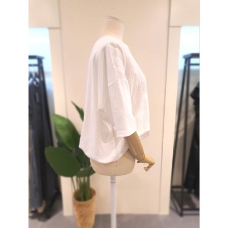 밑단 밴딩 펀칭 티셔츠 화이트