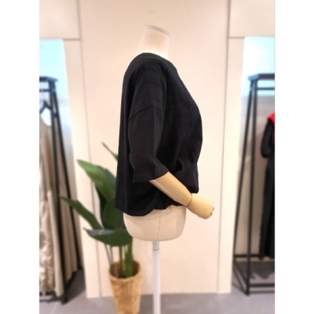 밑단 밴딩 펀칭 반팔티 블랙