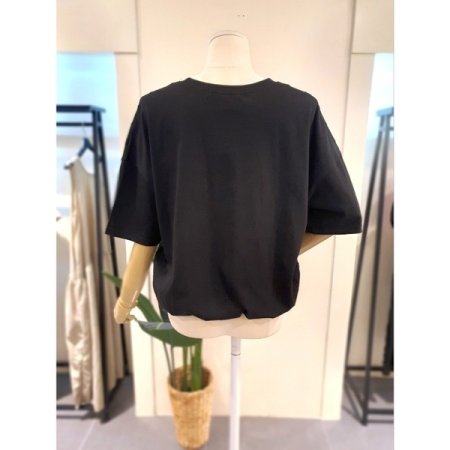 밑단 밴딩 펀칭 반팔티 블랙