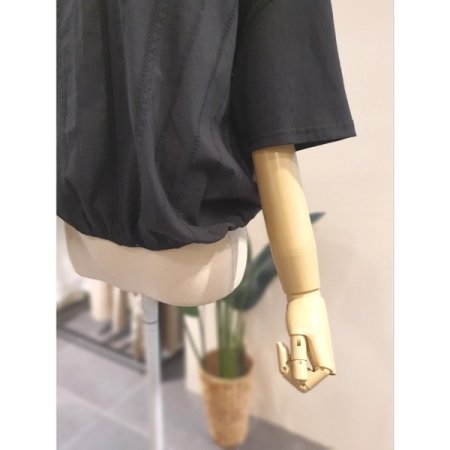 밑단 밴딩 펀칭 반팔티 블랙