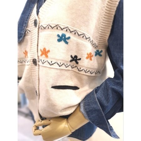 버튼 자카드 니트베스트 베이지