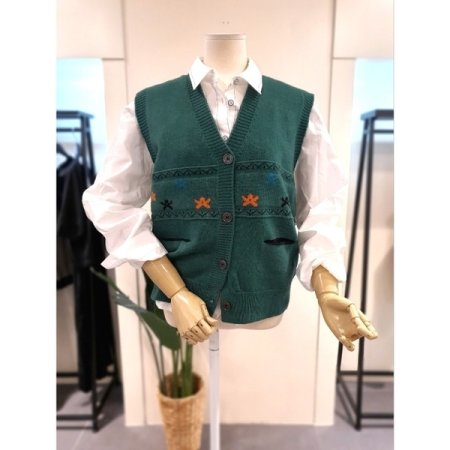 버튼 자카드 니트베스트 레드