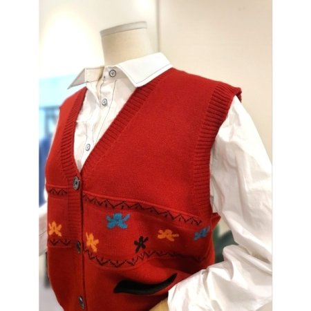 버튼 자카드 니트베스트 레드