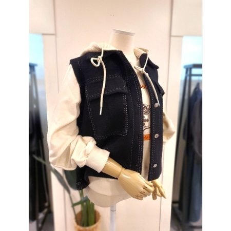 후드 탈부착 니트 베스트 블랙