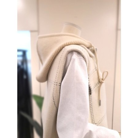 후드 탈부착 니트 조끼 크림