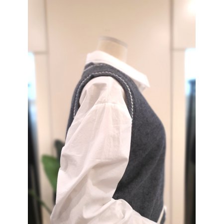 브이넥 배색 니트 조끼 아이보리