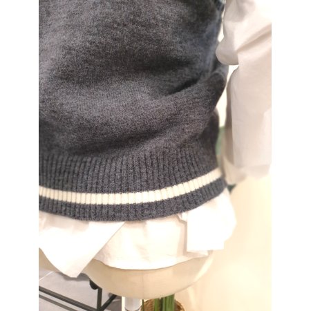 브이넥 배색 니트 조끼 아이보리