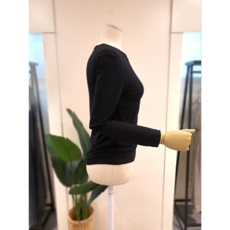 베이직 라운드넥 긴팔티 블랙