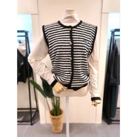 버튼 스트라이프 니트 조끼 블랙