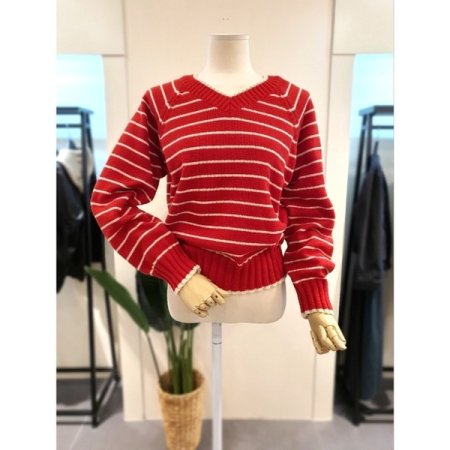 모카 V넥 스트라이프 니트 레드