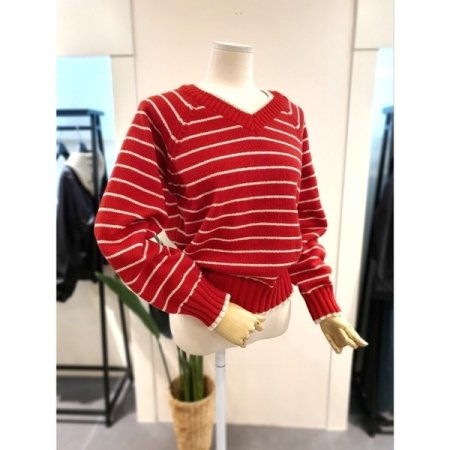 모카 V넥 스트라이프 니트 레드